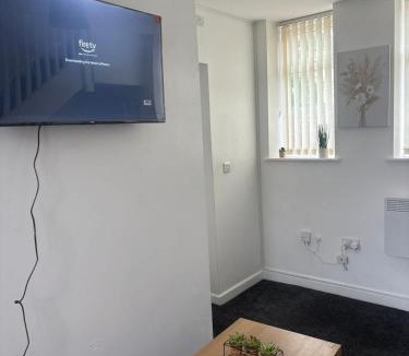 Eccles Apartment | Bright 1BR Retreat with Garden Access