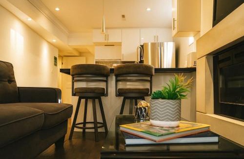 Fairview Apartment | Bright 2 Bed Basement Near Square One Mall Family Friendly Stay