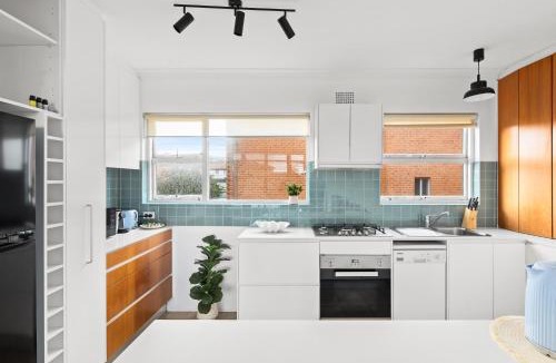 Vaucluse Apartment | Bright 2-Bed Flat with Balcony in Vaucluse