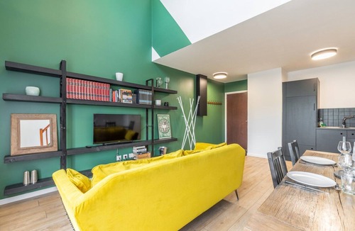 Lambersart Apartment | Bright 2-bedroom apartment w/balcony and parking.