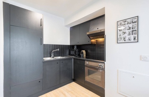Lambersart Apartment | Bright 2-bedroom apartment w/balcony and parking.