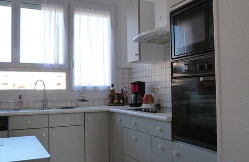 Laval Apartment | Bright 2 bedroom apartment