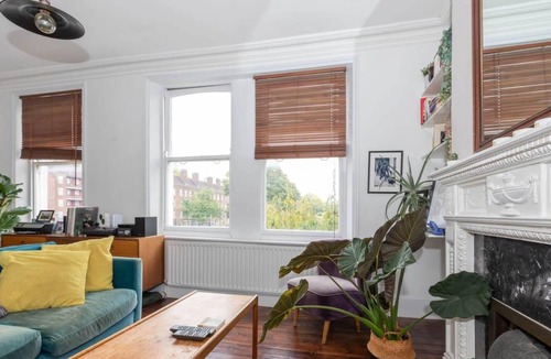 Clapton Apartment | Bright 2 Bedroom Flat in Lower Clapton