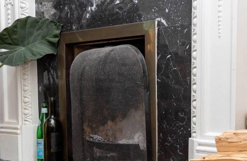 Clapton Apartment | Bright 2 Bedroom Flat in Lower Clapton