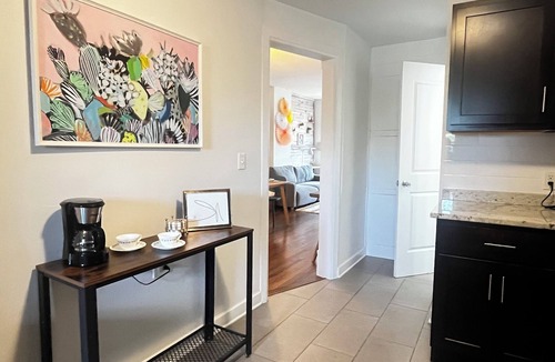 West Bucktown Apartment | Bright 2-Bedroom Logan Square Apartment – Your Perfect Chicago Base