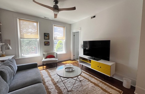 West Bucktown Apartment | Bright 2-Bedroom Logan Square Apartment – Your Perfect Chicago Base