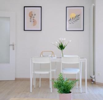 Condrieu Apartment | Bright, 2 bedrooms, central, garage and balcony