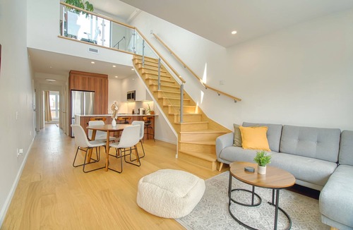 Hochelaga Condo | Bright 2-Floor Penthouse Condo with Parking