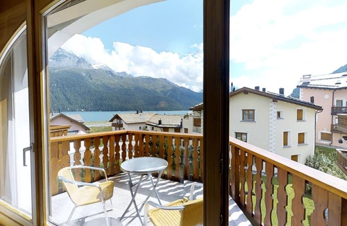 Silvaplana Apartment | Bright 2½-roomed apartment on the second floor, ca.