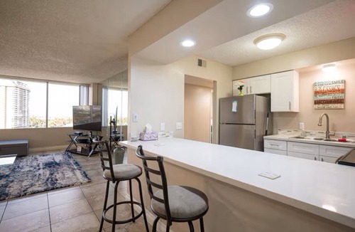 Winchester Apartment | Bright 2BD/2BA-Corner Apt. w/Great View