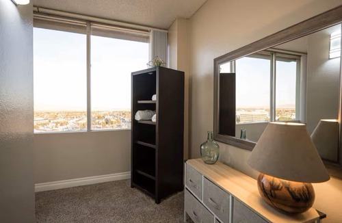 Winchester Apartment | Bright 2BD/2BA-Corner Apt. w/Great View
