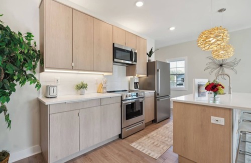 Germantown Apartment | Bright 2Bd/2ba for Bourbon Trail- Priv Parking!