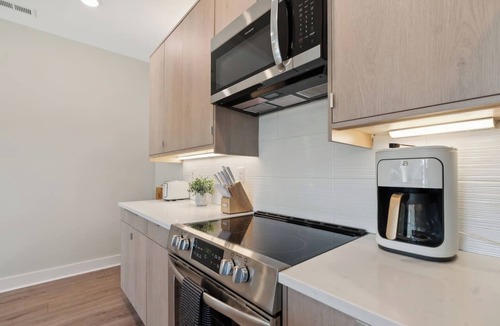 Germantown Apartment | Bright 2Bd/2ba for Bourbon Trail- Priv Parking!