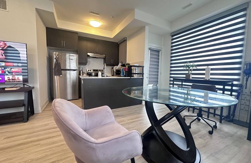 Richmond Hill House | Bright 2Bedroom Townhome in South Richmond Hill, Convenient location.