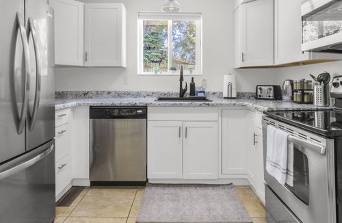 Logan Apartment | Bright 2br Great Location Near USU and Downtown