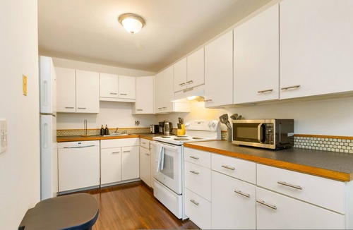 Picnic Point-North Lynnwood House | Bright 2BR Lynnwood Retreat