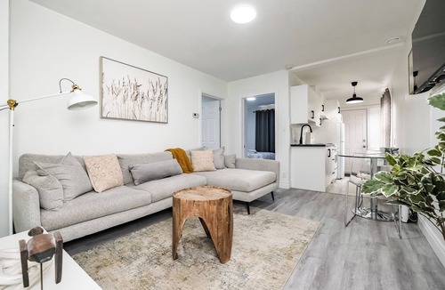 East Windsor Apartment | Bright 2BR near Walkerville | Walkable to River & Shops + Free Parking & WiFi