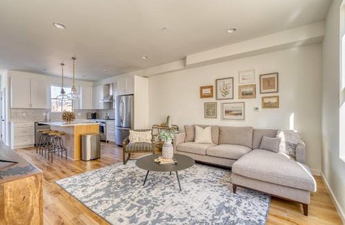 North Tabor House | Bright 2BR - North Tabor - Work & Recharge