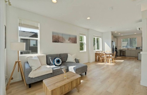 Olympic Hills Villa | Bright 2BR Townhome | Easy Access to Downtown & UW