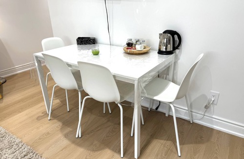 Richmond Hill Apartment | Bright 2BR unit | Free Parking | Family Friendly | Richmond Hill