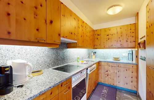 Silvaplana Apartment | Bright 3 ½-room apartment, 80 m2 spread over two floors.