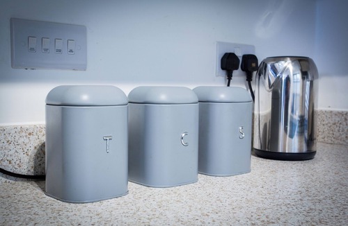 Chequerbent House | Bright 3-Bed 2.5-Bath Bolton Home