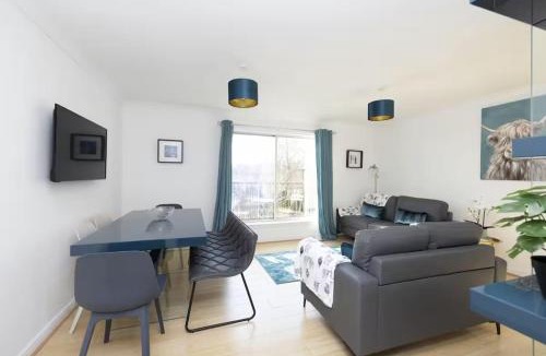 Govan Apartment | Bright 3 Bed Apt overlooking the Clyde SEC & Hydro