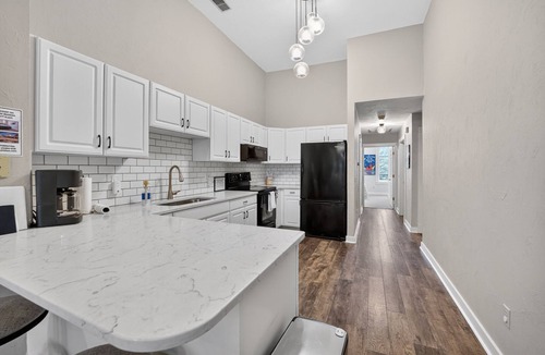 Holland Apartment | Bright 3-Bedroom Downtown Holland Apartment