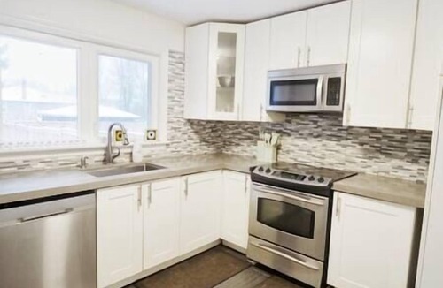 Newtonbrook House | Bright 3 Bedroom Spacious House In Great Location