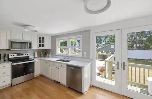 Scarborough House | Bright 3BR Home at Pine Point Beach