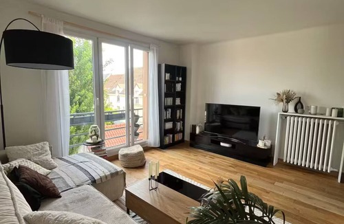 Colombes Apartment | Bright 3P quiet - 15 min Paris