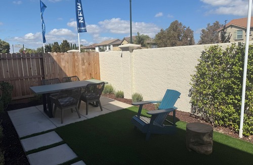 Lathrop House | Bright 4-bedroom house with AC in Lathrop