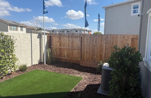 Lathrop House | Bright 4-bedroom house with AC in Lathrop