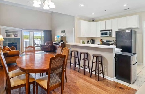 Sunrise Beach Condo | Bright 4BR Condo - Lake View - Water Front pool