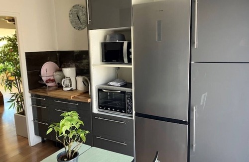 Fabregues Apartment | Bright, air-conditioned apartment