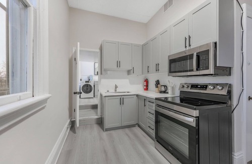 Barrie Apartment | Bright & Airy 1 BR Apt Overlooking Lake Simcoe