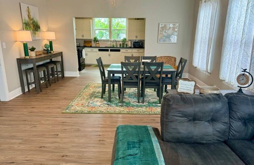 Port Neches House | Bright & Airy 2BR 1BA Home Near The Riverfront