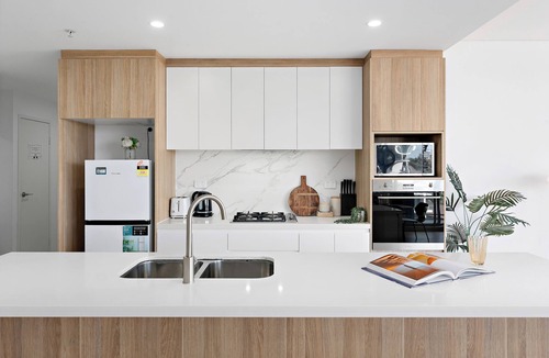 Parramatta CBD Apartment | Bright & Airy 2BR Steps to Station & Westfield