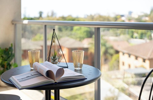 Parramatta CBD Apartment | Bright & Airy 2BR Steps to Station & Westfield