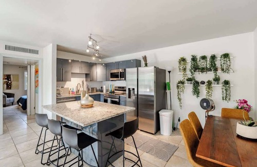 Southside Apartment | Bright & Airy 2BR in West Palm–Near Beach & Shops