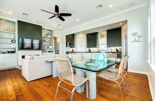 Pirates Beach West House | Bright & Airy 3rd Row Home w/Gulf Views, 2 Decks, Outdoor Shower, Free Wifi