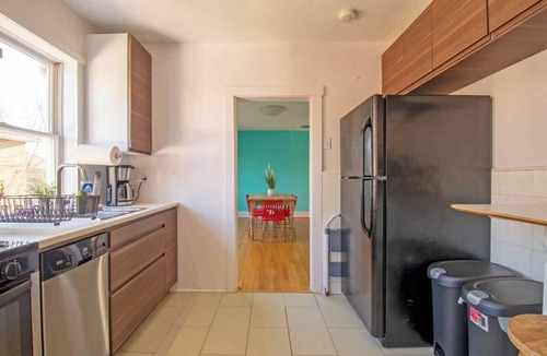 Wilmington House | Bright & Airy Apartment w Massive Master Suite