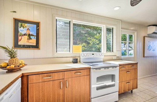 Kailua-Kona House | Bright & Airy Beach House w/Oceanfront Views