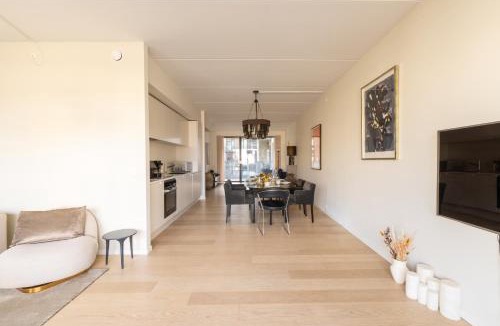 Copenhagen SV Apartment | Bright & Airy Canal-Side Retreat for 6