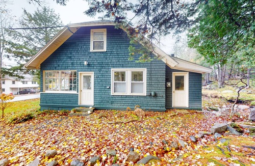 Northeast Harbor House | Bright & airy cottage with firepit, bikes, high-speed WiFi & private W/D