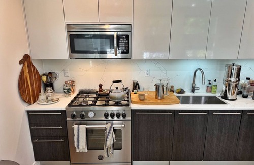 Red Hook Condo | Bright, airy Red Hook 2bd/2ba