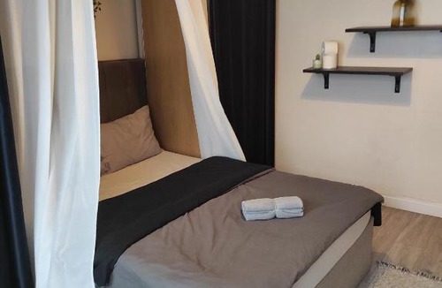 Cranbrook House | Bright & Airy Spacious Double Room