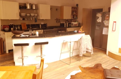 Portsmouth Bed & Breakfast | Bright, airy & spacious room. Centrally located