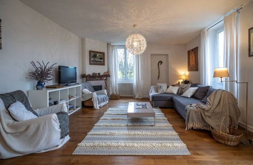 Passy Apartment | Bright Airy Spacious Property