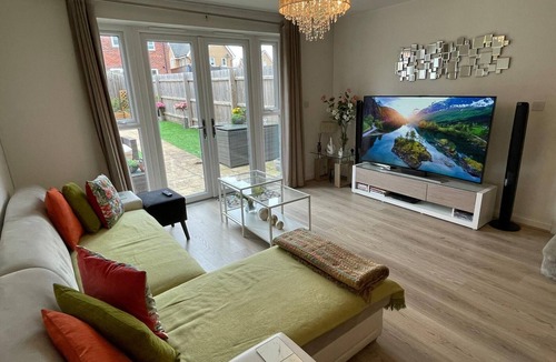 Wellingborough House | Bright and Airey House